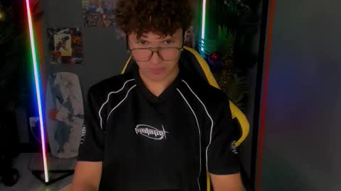 Snapshot of jonny_dark chatting on 12/18/25, 04:24 Jonny online show from 12/18/25, 04:24