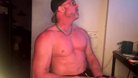 Snapshot of jonnycockfill chatting on 11/19/25, 10:10 Jonny Cockfill online show from 11/19/25, 10:10