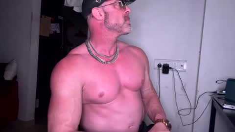 Snapshot of jonnycockfill chatting on 11/21/25, 10:08 Jonny Cockfill online show from 11/21/25, 10:08