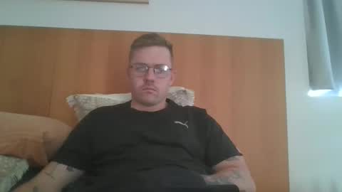 jonoy1995 online show from 02/26/25, 04:03