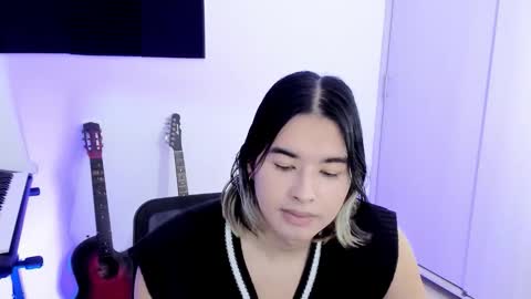 Jiho online show from 10/18/25, 05:43