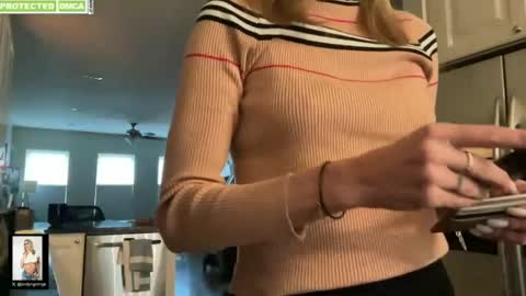 Snapshot of jordyngrangexo chatting on 01/30/25, 09:25 Jordyn Grange online show from 01/30/25, 09:25