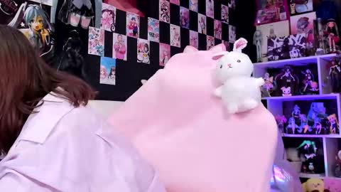 Rose online show from 12/18/25, 04:57