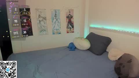 Snapshot of jorroger chatting on 11/25/25, 02:33 Mila online show from 11/25/25, 02:33