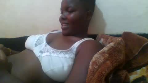 Snapshot of jos_lynn chatting on 11/18/25, 12:20 jos_lynn online show from 11/18/25, 12:20