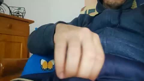 Snapshot of jose_985 chatting on 12/15/25, 12:15 jose_985 online show from 12/15/25, 12:15