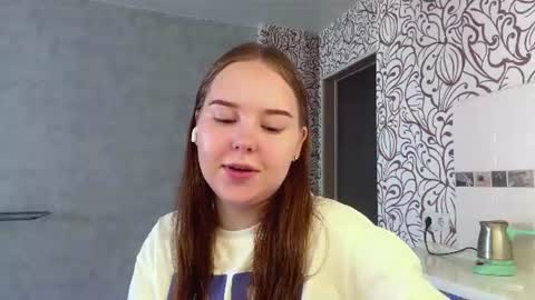 Snapshot of josefinamacumber chatting on 07/19/26, 08:51 May online show from 07/19/26, 08:51