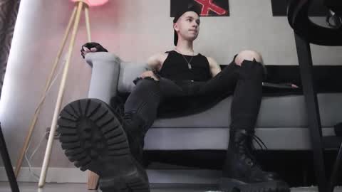 Snapshot of joseph__quinn chatting on 12/02/25, 07:25 Master Joseph online show from 12/02/25, 07:25