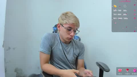 Snapshot of joseph_brown_ chatting on 12/06/24, 11:44 JOSEPH BROWN online show from 12/06/24, 11:44