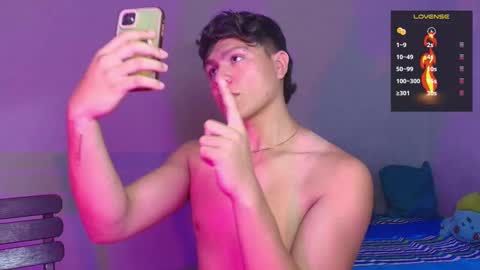 Snapshot of joseph_brown_ chatting on 12/18/25, 01:17 JOSEPH BROWN online show from 12/18/25, 01:17