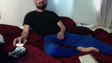 Snapshot of josephs1990 chatting on 01/12/25, 11:26 josephs1990 online show from 01/12/25, 11:26