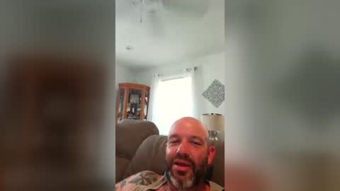 Snapshot of josephwalsh334 chatting on 07/13/26, 07:27 josephwalsh334 online show from 07/13/26, 07:27