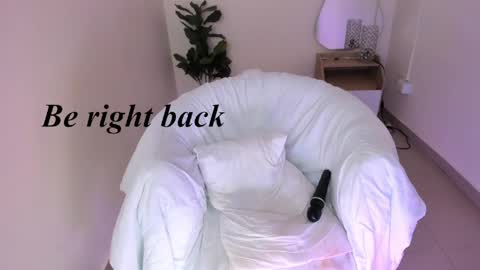 Josette Areces online show from 04/01/26, 01:06