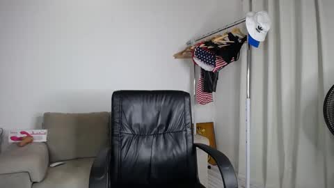 josezaens_ online show from 10/08/25, 10:07