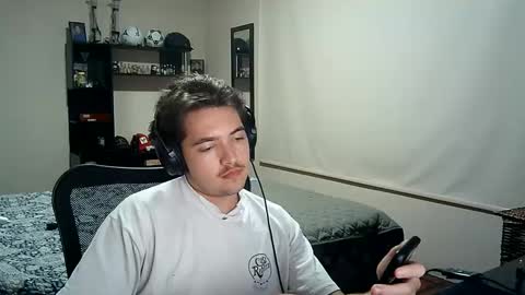 Snapshot of josh_fucks420 chatting on 01/23/25, 04:41 Josh online show from 01/23/25, 04:41