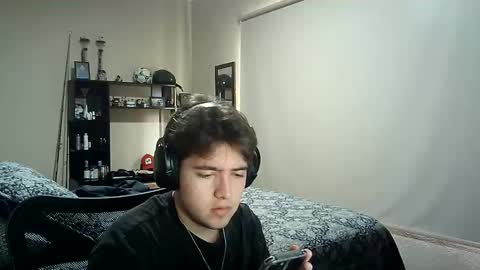 Snapshot of josh_fucks420 chatting on 10/13/25, 07:03 Josh online show from 10/13/25, 07:03