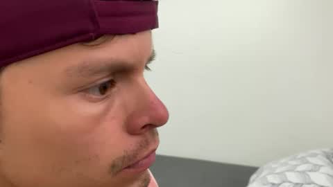 Nicolas online show from 02/25/25, 09:24