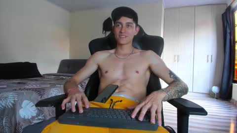 Snapshot of joshmiller_ chatting on 12/15/25, 09:41 Josh online show from 12/15/25, 09:41