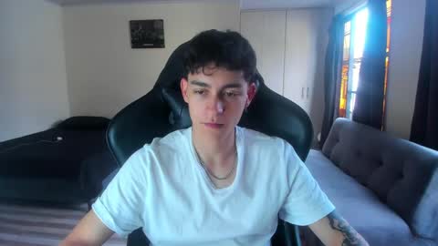 Snapshot of joshmiller_ chatting on 04/04/26, 09:34 Josh online show from 04/04/26, 09:34