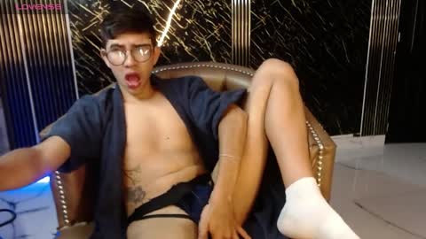 joshua_saenz_ online show from 04/11/26, 04:06