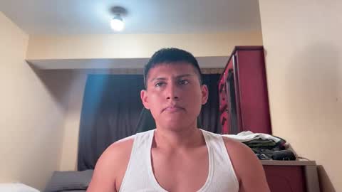 Snapshot of joshuatls08 chatting on 11/23/25, 01:05 joshuatls08 online show from 11/23/25, 01:05