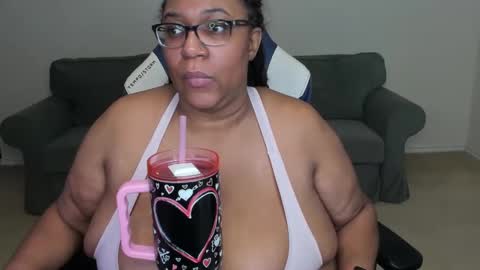 Snapshot of josie_kiss chatting on 01/30/25, 01:53 Josie Kiss online show from 01/30/25, 01:53