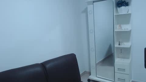 Josita rousell INSTAGRAM  majoestupy  online show from 02/02/25, 01:55