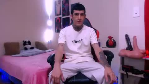 Snapshot of josue_linares chatting on 03/16/26, 11:42 josue_linares online show from 03/16/26, 11:42