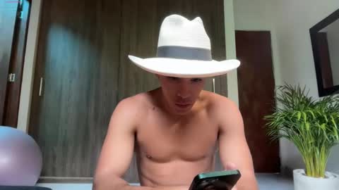 Im Jouliano online show from 11/24/25, 09:36