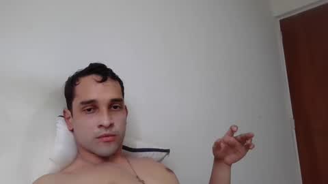 Snapshot of jovenvergonguapo09 chatting on 02/15/25, 09:15 Van Helsing online show from 02/15/25, 09:15