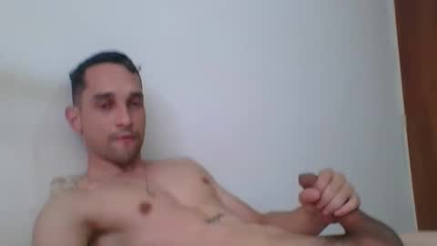 Snapshot of jovenvergonguapo09 chatting on 09/12/25, 01:44 Van Helsing online show from 09/12/25, 01:44