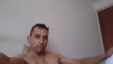 Snapshot of jovenvergonguapo09 chatting on 06/14/26, 03:58 Van Helsing online show from 06/14/26, 03:58
