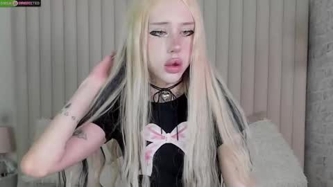 Snapshot of joybarker chatting on 10/10/25, 01:43 Joy Barker online show from 10/10/25, 01:43