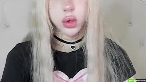 Snapshot of joybarker chatting on 11/15/25, 08:33 Joy Barker online show from 11/15/25, 08:33