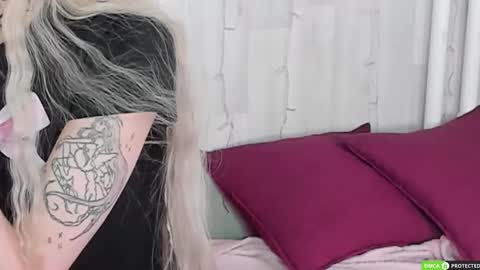 Snapshot of joybarker chatting on 12/01/25, 01:38 Joy Barker online show from 12/01/25, 01:38