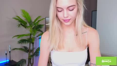 Snapshot of joybunny chatting on 02/10/25, 11:25 joybunny online show from 02/10/25, 11:25