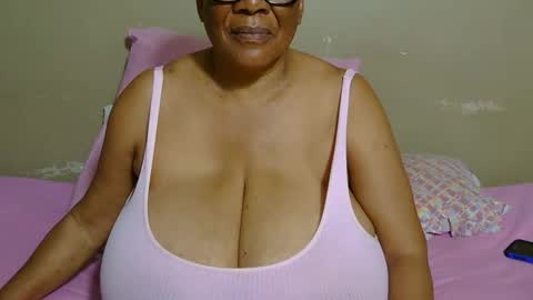 Snapshot of joycemando chatting on 03/16/26, 07:18 DairyQueen online show from 03/16/26, 07:18