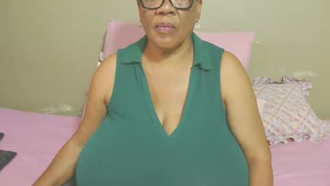 Snapshot of joycemando chatting on 03/22/26, 07:23 DairyQueen online show from 03/22/26, 07:23