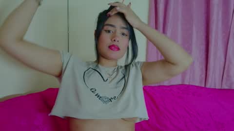 Snapshot of joyshe__vergara chatting on 12/05/25, 06:11 online show from 12/05/25, 06:11