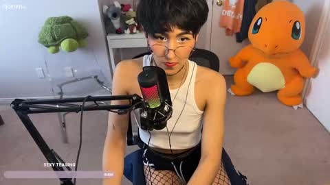 Snapshot of joystickjackie chatting on 12/15/25, 05:06 Jackie Joy online show from 12/15/25, 05:06