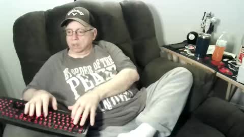 Snapshot of jpmel99 chatting on 11/22/25, 12:09 jpmel99 online show from 11/22/25, 12:09