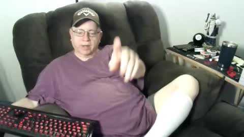 Snapshot of jpmel99 chatting on 11/30/25, 12:14 jpmel99 online show from 11/30/25, 12:14