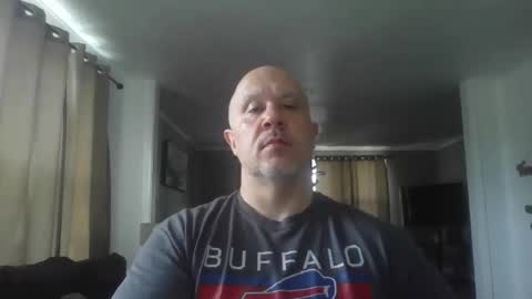 Snapshot of jr1871 chatting on 05/09/26, 02:55 jr1871 online show from 05/09/26, 02:55