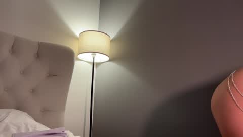 Jennie and Sophia online show from 12/26/24, 05:08