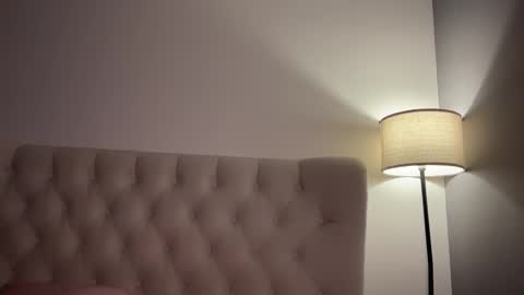 Jennie and Sophia online show from 03/02/25, 05:47