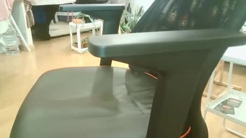 Snapshot of js_k chatting on 10/27/25, 04:55 js_k online show from 10/27/25, 04:55