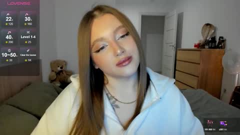 Julia and Julia online show from 02/04/25, 02:32