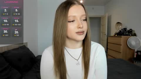 Snapshot of ju_lii chatting on 02/17/26, 01:18 Julia and Julia online show from 02/17/26, 01:18