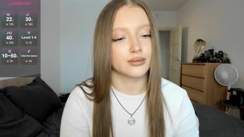 Snapshot of ju_lii chatting on 02/19/26, 01:29 Julia and Julia online show from 02/19/26, 01:29