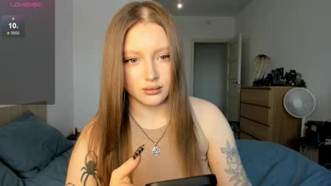 Snapshot of ju_lii chatting on 02/24/26, 01:20 Julia and Julia online show from 02/24/26, 01:20